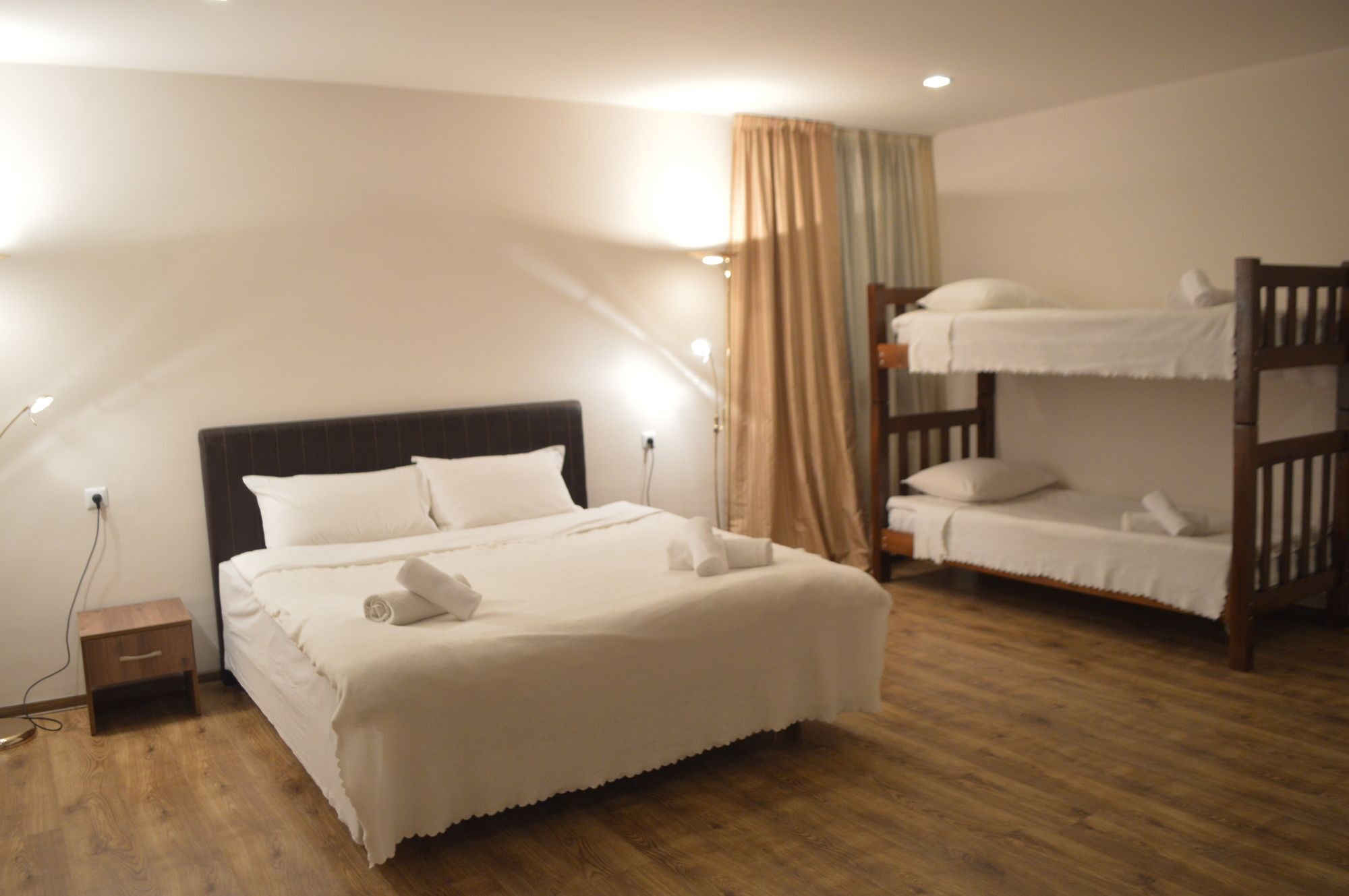 New White House Hotel บาคูเรียนี ภายนอก รูปภาพ